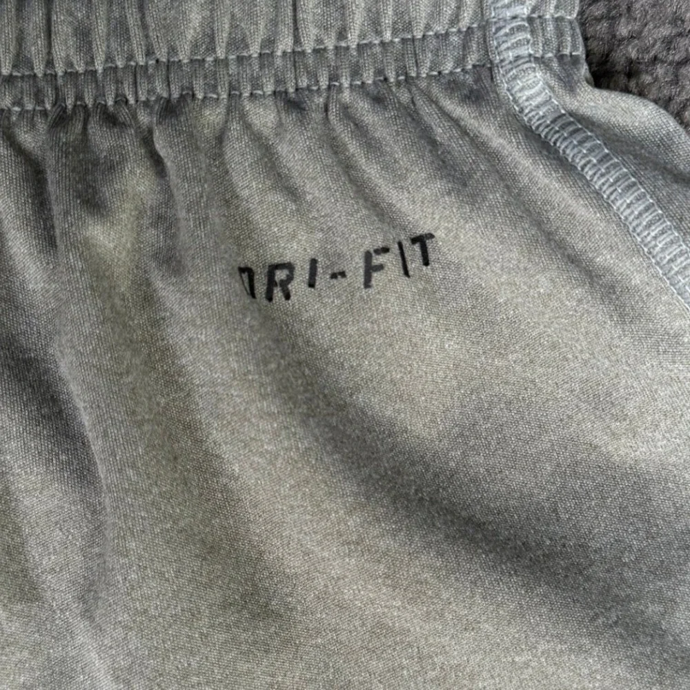 Nike Mens Dri-FIT Athletic Basketball Shorts Gray Small RN56323 CA05553